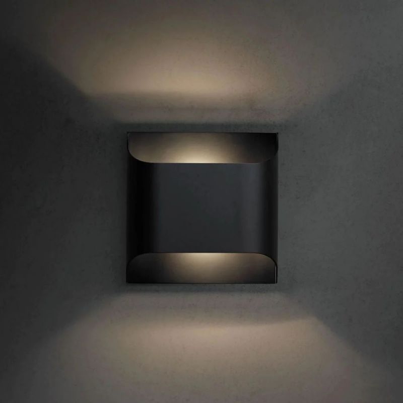 Daris Sconce